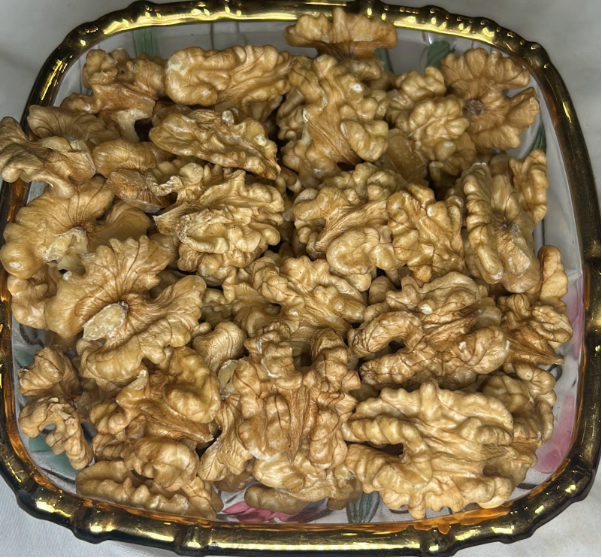 walnut kernels (chile).png